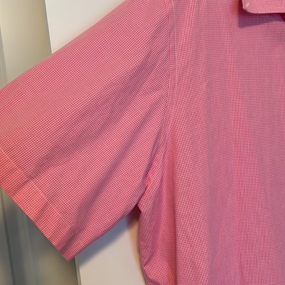 Men’s Pink Croft & Barrow Short-Sleeve Button Down - Picture 6 of 8